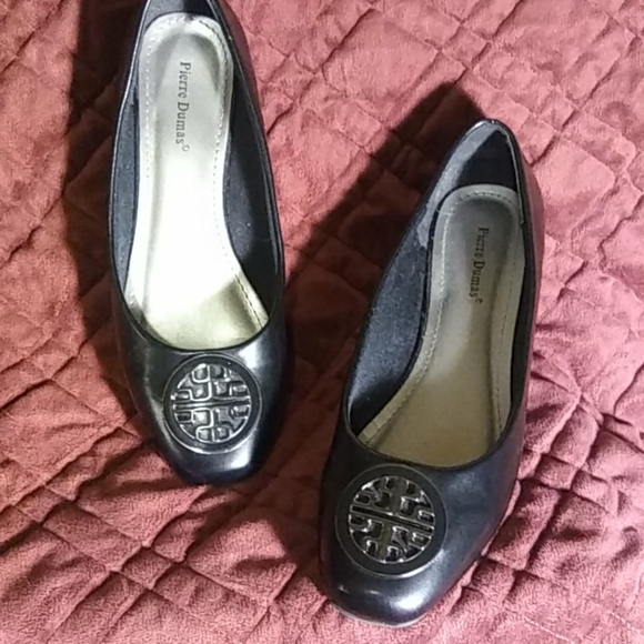 Pierre Dumas Women's Black Ballet Flats - Picture 8 of 14
